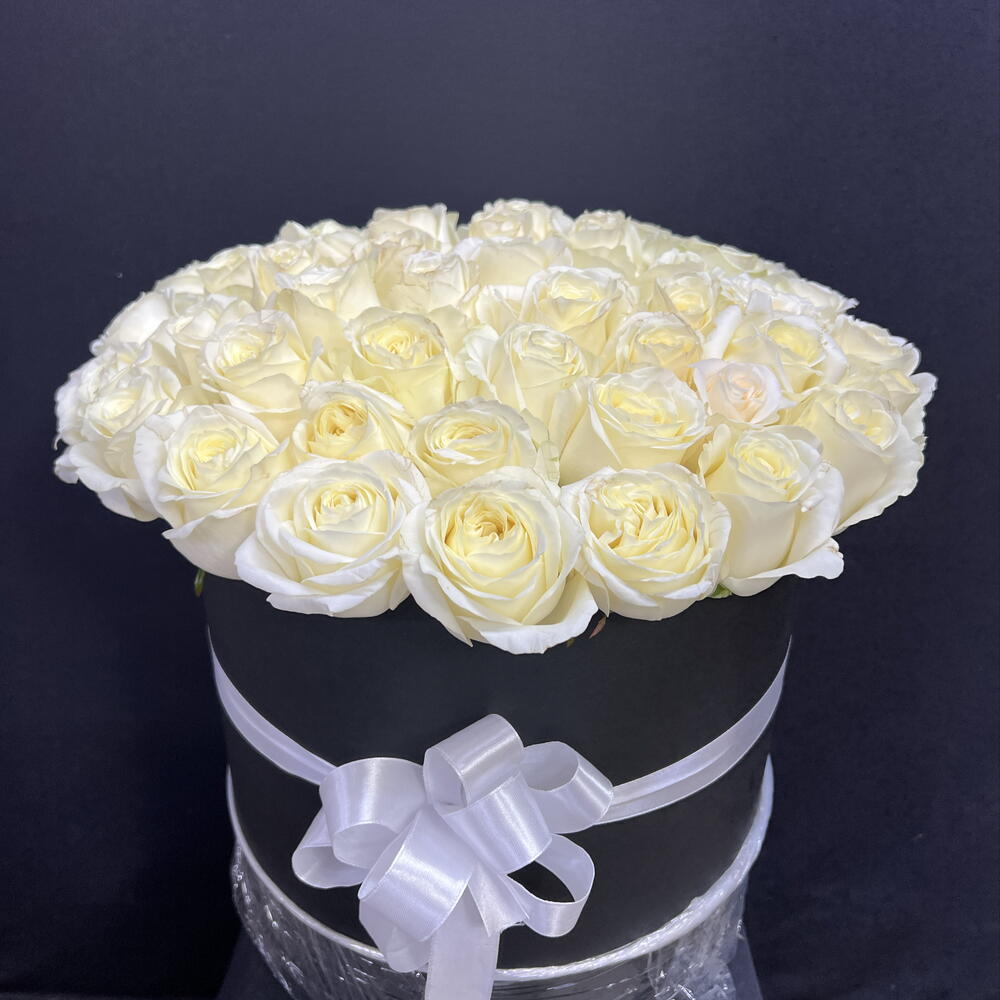 🌹КОМПОЗИЦИЯ ИЗ 51 КРУПНОЙ БЕЛОЙ РОЗЫ В ЧЕРНОЙ КОРОБОЧКЕ🌹